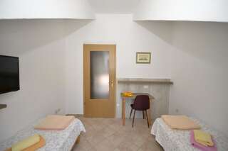 Апартаменты Guesthouse Anita Котор Двухместный номер с 1 кроватью или 2 отдельными кроватями и видом на море-11