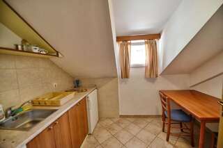 Апартаменты Guesthouse Anita Котор Двухместный номер с 1 кроватью или 2 отдельными кроватями и видом на море-18